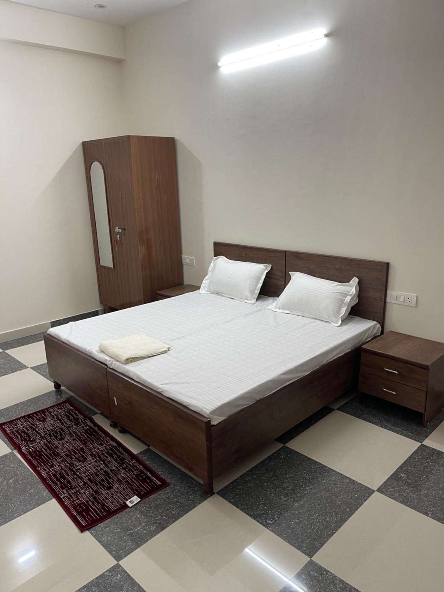 Shrinath Residency Hotel Grander Noida Exterior foto