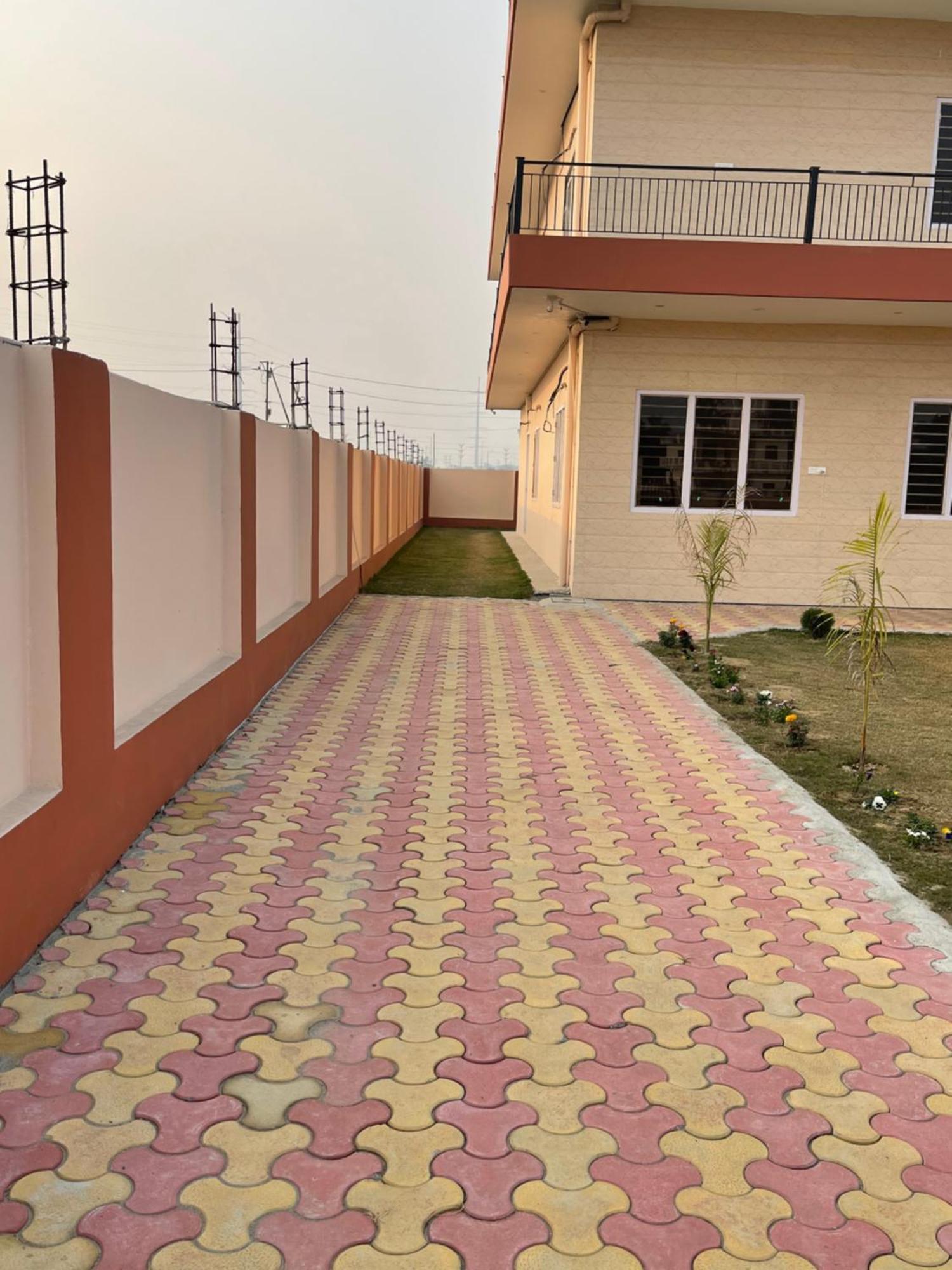 Shrinath Residency Hotel Grander Noida Exterior foto