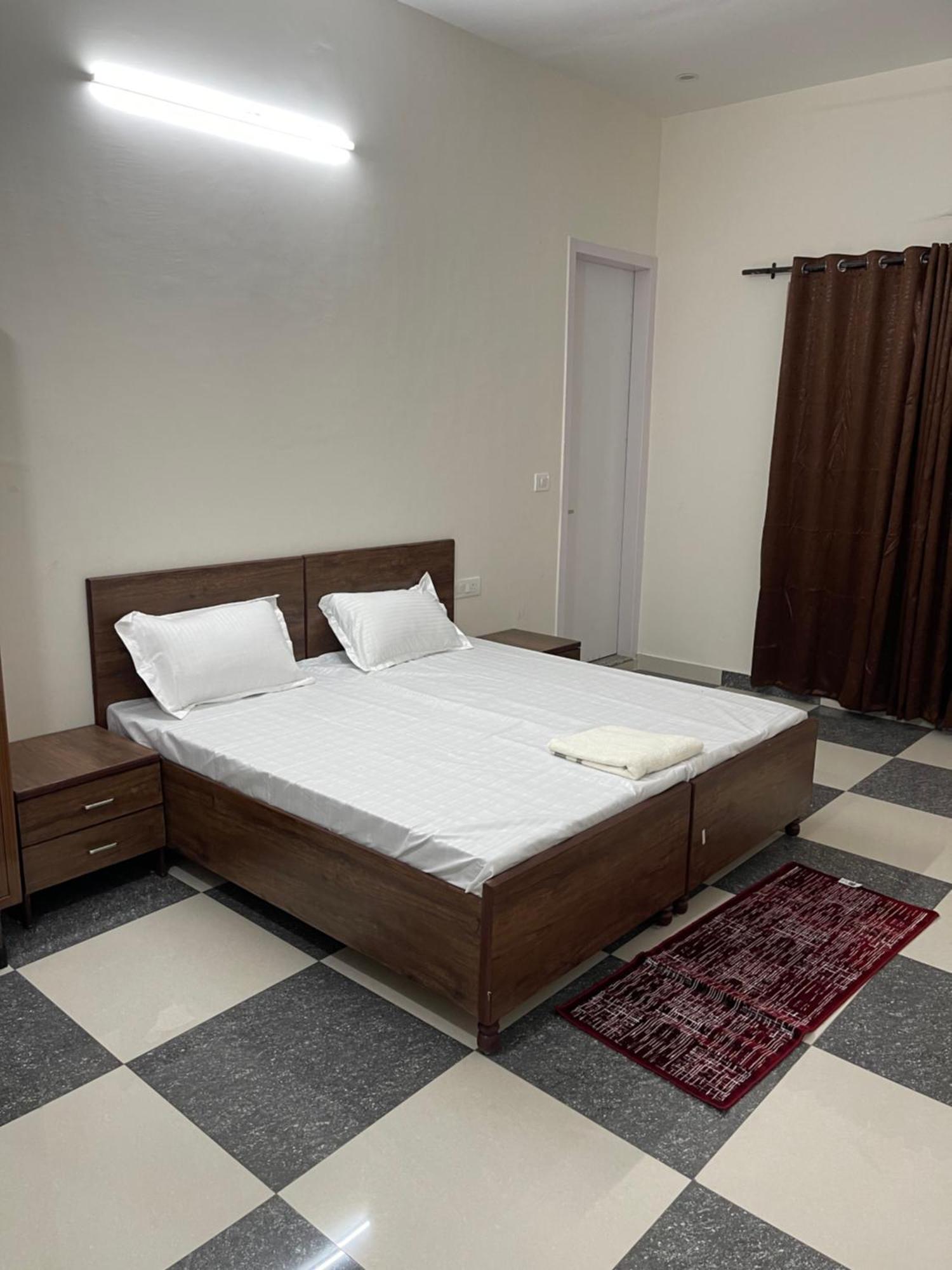 Shrinath Residency Hotel Grander Noida Exterior foto