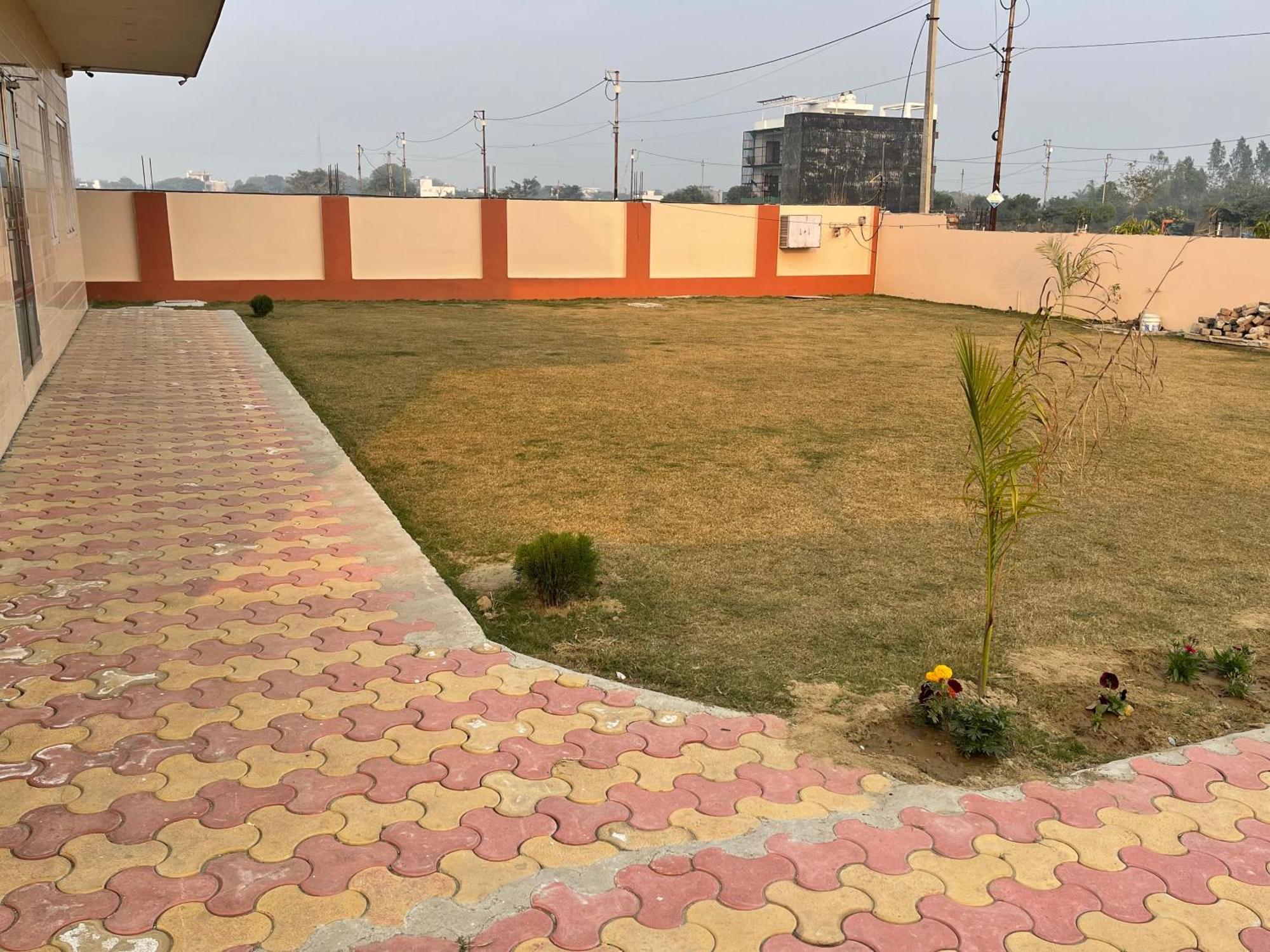 Shrinath Residency Hotel Grander Noida Exterior foto