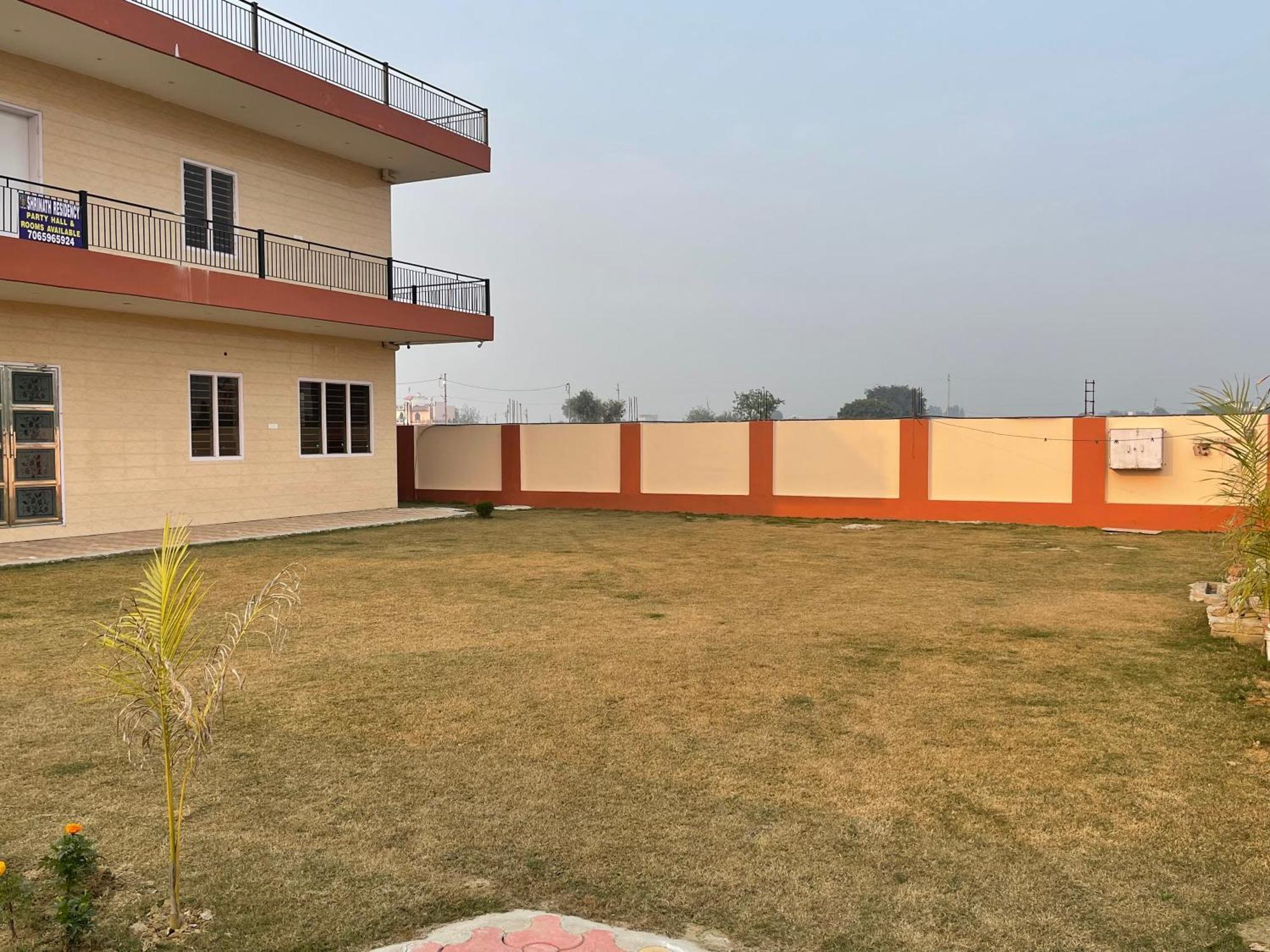 Shrinath Residency Hotel Grander Noida Exterior foto